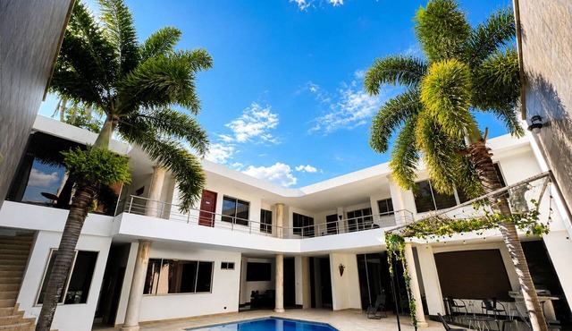 BEAUTIFUL HOUSE WITH A PRIVATE POOL in Cali