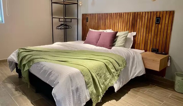 Boro House 6SZ with 4 hot tubs in Laureles in Medellín