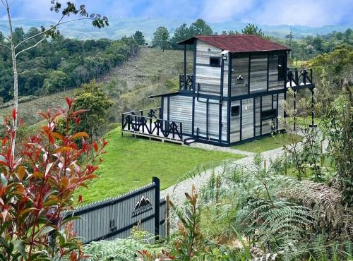 Cabaña en Gómez Plata junto a represa