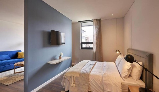 Caluce Apt 5C by Letoh