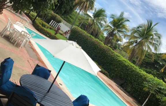 Casa amplia con piscina al aire libre Girardot Ricaurte