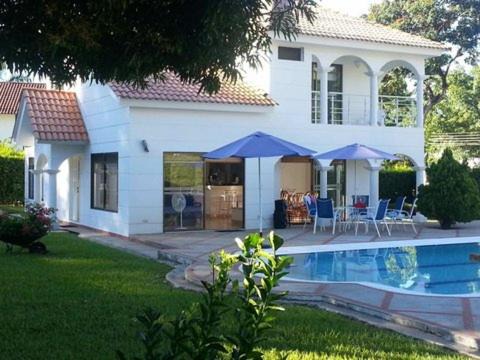 Casa chalet carmen de apicala in Carmen de Apicalá