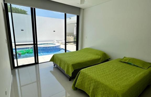 Casa con piscina Girardot condominio Tierra Linda-Hampton in Girardot
