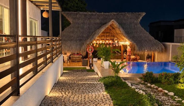 Casa Emmarosa - Luxury Cabin Retreat in Polonuevo