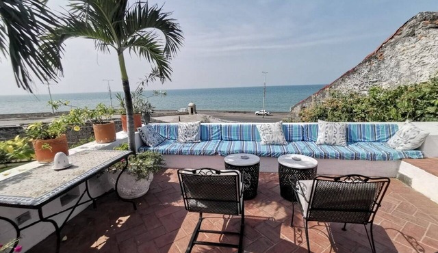 Amazing Villa in Historic Center - ocean front-sunset- Chef & full staff