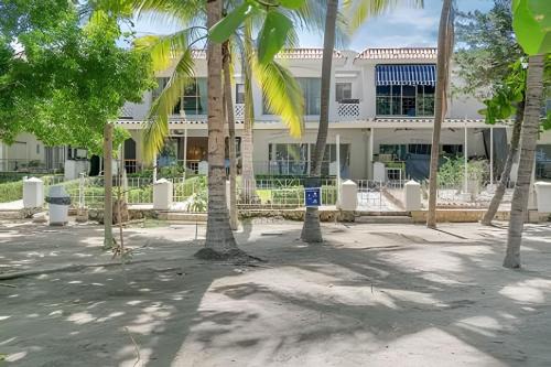 Modern and cozy Beachfront house Santa Marta 7pax in Simón Bolívar International Airport