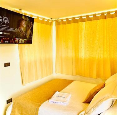 Container glamping de lujo rodeado de naturaleza a 10 min del centro