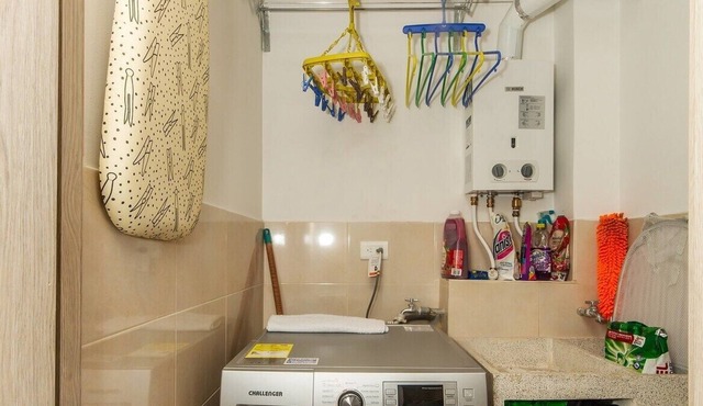 Cozy Apartment with Office - 30' from the AIRPORT in Madrid