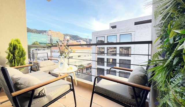 Cozy, spacious, and sophisticated apartment near Parque de la 93 in Bogotá