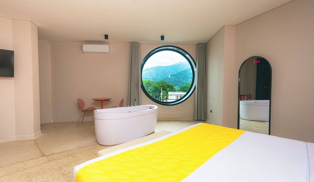 Del Tropico Hotel