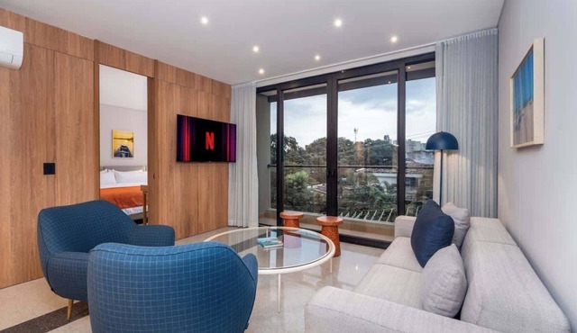 Deluxe 2-Bed By Cali's Best Restaurants | 301 in Cali