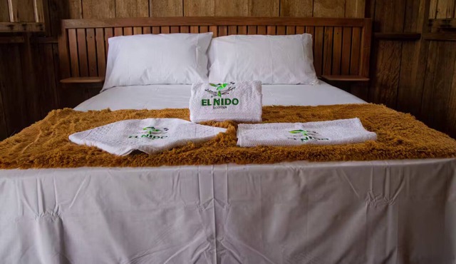 El Nido serene cabin with natural pool and chef 2 in La Macarena