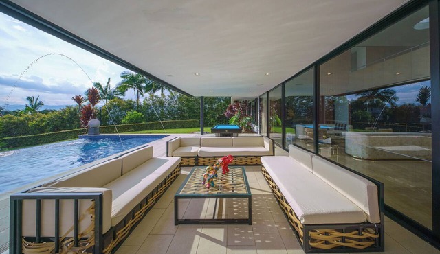 El Poblado Mansion | 9-Bedroom Infinity Pool, Jacuzzi, Sauna, Gym, Chef
