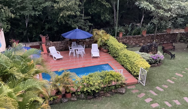 EL RETIRO ACCOMMODATIONS, APARTMENT 103: TELEWORKING, SWIMMING POOL, AND GARDENS. in Barichara