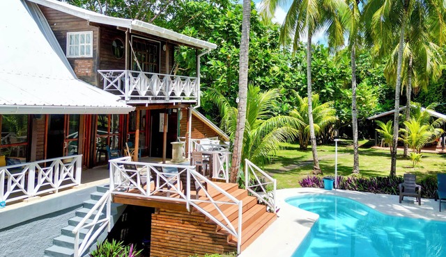 Family & Group Villa - New Pool - Private Yard - Walk to the Beach