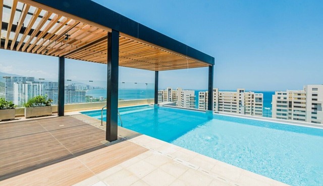 Family-Friendly Modern 2BR/2BA Steps to Beach