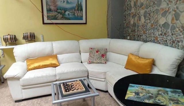 Fast Wi-Fi, Fully Equipped Studio Apartment, Ideal for Short-Term Stays.
