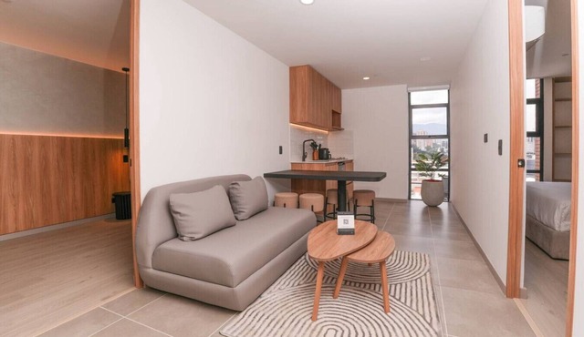 Friendly 2BR – Jacuzzi + Chic Design in Poblado