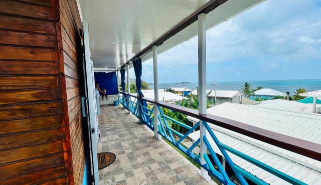 Full Moon View Lodge in Providencia