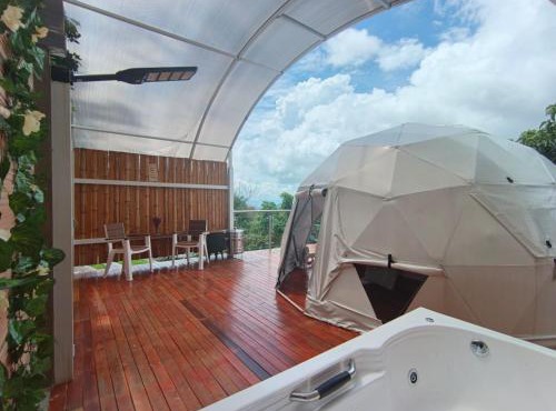 Glamping Morpho azul cerca de Bogotá con vistas a la naturaleza