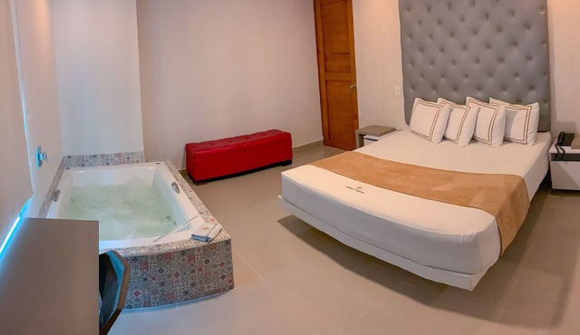 Habitacion Junior Suite Con Jacuzzi En Laureles Estadio