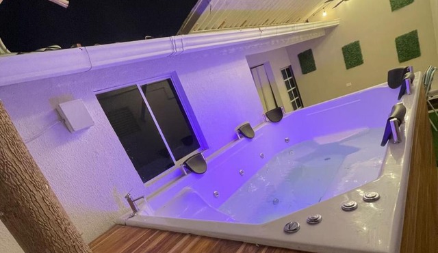 Habitaciones Crespo Cerca al aeropuerto Jacuzzi Compartido