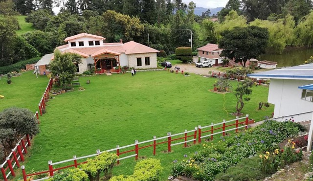 Hacienda Moncora, cabañas campestres para grupos y familias in El Rosal