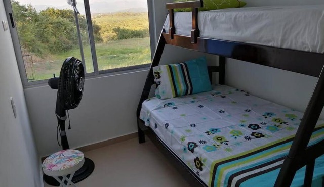 Hermoso apartamento con excelente vista.