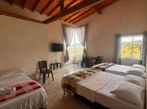 HOSPEDAJE VILLA SAMARA - cerca de la piedra - GUATAPÉ