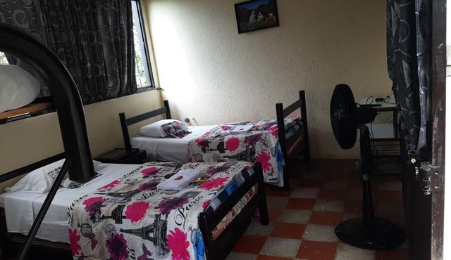 Hostal Nápoles