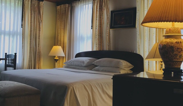 Hotel California Pacho