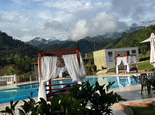 Hotel Campestre La Francesina -Birdwatching & Naturaleza in Betania