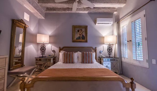 HOTEL NOI 1860: LUXURY HOUSE CARTAGENA DE INDIAS - King bed in Cartagena de Indias