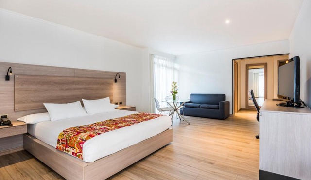 Hotel Rosales Plaza