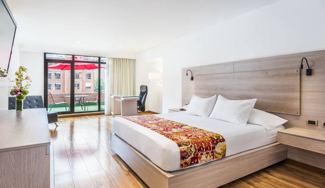 Hotel Rosales Plaza