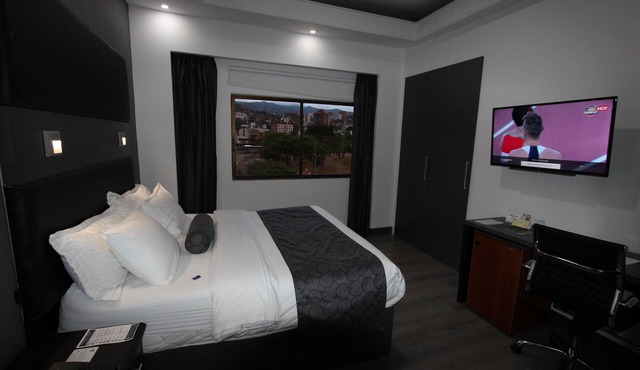 Hotel San Fernando Real
