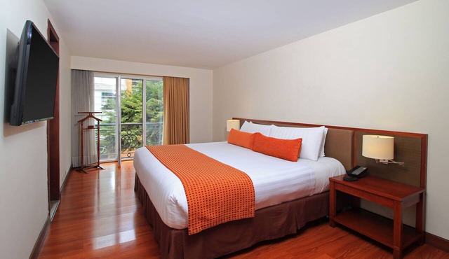 Hotel Windsor House Inn By GEH Suites