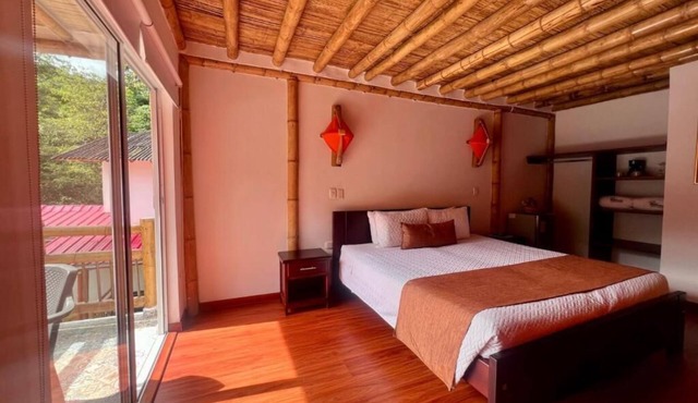 Hotel y termales Las Heliconias