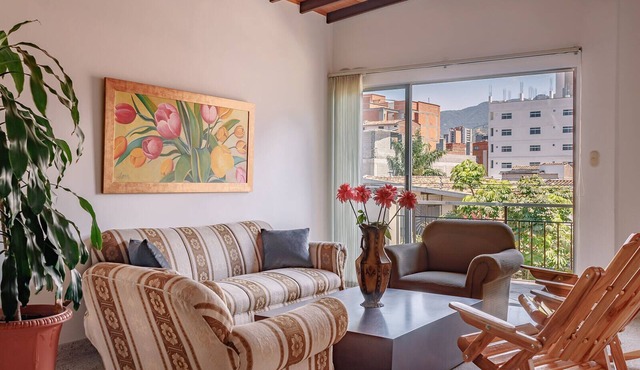 HOUSE MIRADOR LAURELES LA 70 STADIUM