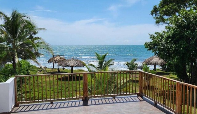 House on the Beach, Oceanfront, Suite-Style House