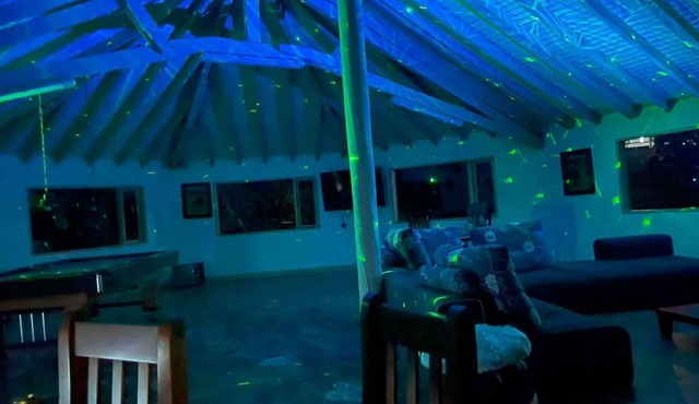 HOUSE with Heated Pool and water slide Sleeps 30 in LLANOGRANDE