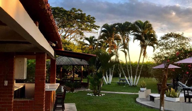 Inviting 14-bed Villa, Sleeps 29, Parking