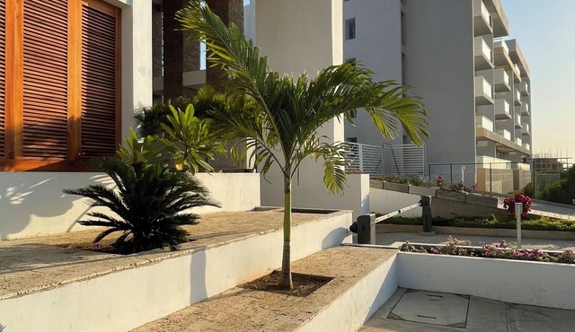 Live In The City You Dream Of! Lives in Serena Del Mar. in Bolívar