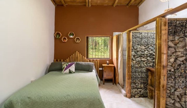 Luxurious Villa in the countryside with pool and 15 minutes to the town centre in Calarcá