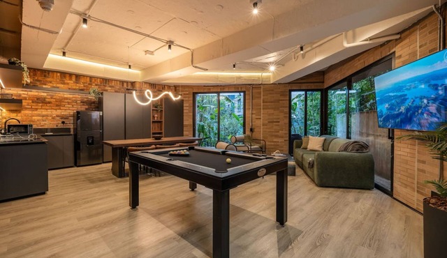 Luxury 3BR Apt With Private Jacuzzi Pool Table in Medellín
