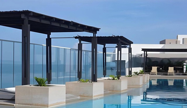 Luxury Apt/Balcony/Pool/Beach. RDME10 by WaiBlue