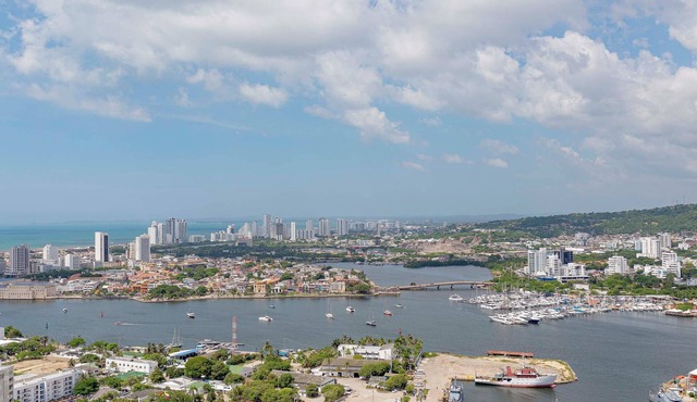luxury apt,Waterfront ,wifi,pool at Cartagena H2