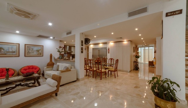 LUXURY HOME, NEAR THE BEACH in Manzanillo del Mar