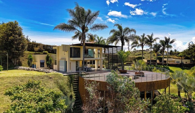 Luxury Lakefront Estate in Guatapé Private Beach, Dock, Helipad & El Peñol Views