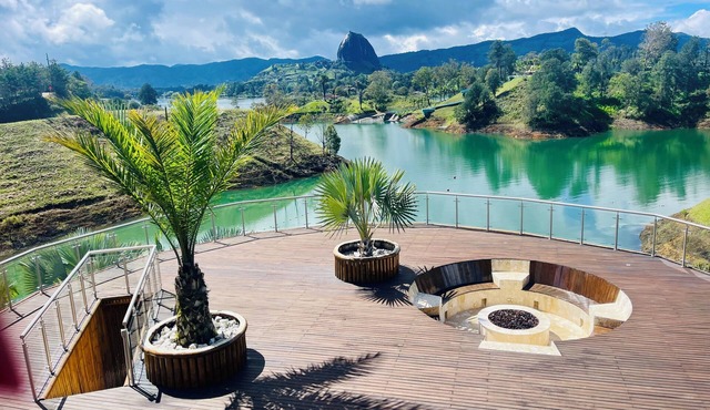 Luxury Waterfront Estate, Helipad, Private Dock & Iconic El Peñol Rock Views
